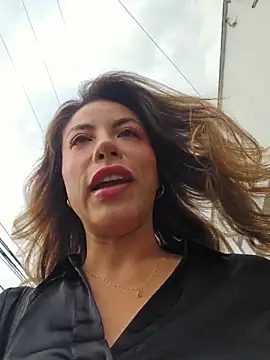Karen San Miguel online show from 8, 5, 2026