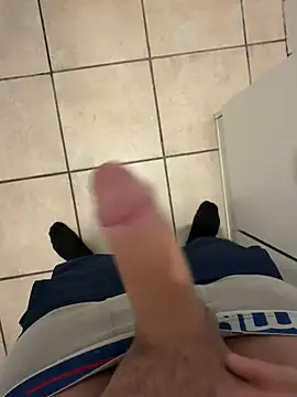 Snapshot of Maertens2810 chatting on 28, 11, 2025 Maertens2810 online show from 28, 11, 2025