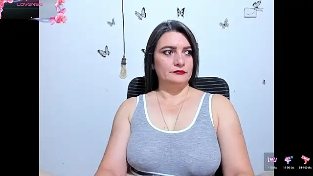Amie Adams82  online show from 16, 7, 2026