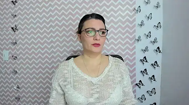 Amie Adams82  online show from 17, 12, 2024