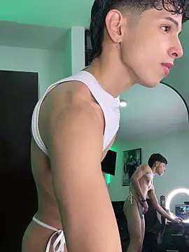 Snapshot of jade_candy_21 chatting on 21, 10, 2025 jade candy 21 online show from 21, 10, 2025