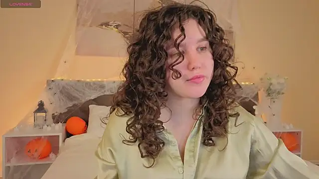 Ariella Sol online show from 6, 11, 2025