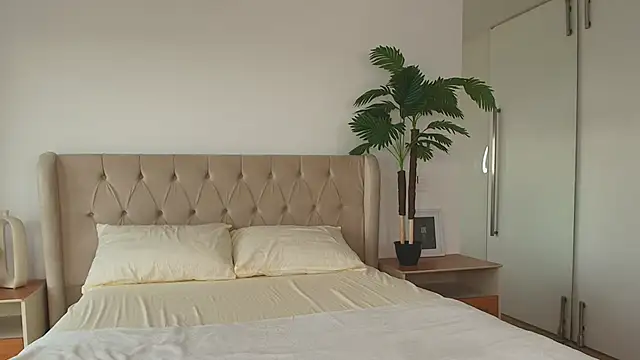 Ariella Sol online show from 11, 2, 2026