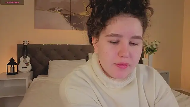 Ariella Sol online show from 8, 11, 2025