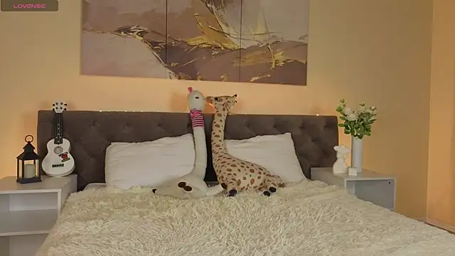 Ariella Sol online show from 28, 10, 2025