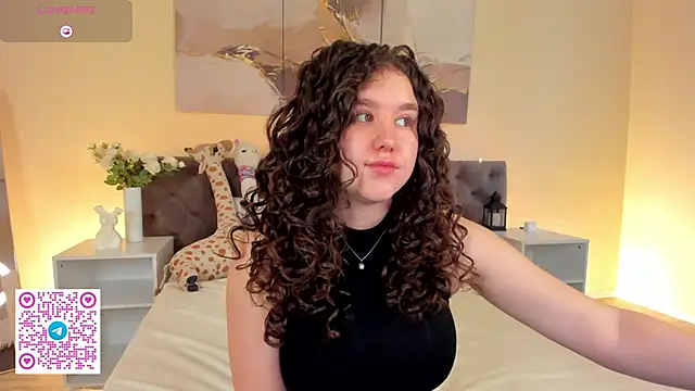 Snapshot of Ariella_Sol chatting on 6, 6, 2026 Ariella Sol online show from 6, 6, 2026