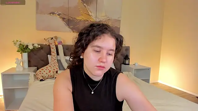 Snapshot of Ariella_Sol chatting on 5, 6, 2026 Ariella Sol online show from 5, 6, 2026