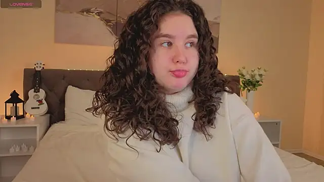 Ariella Sol online show from 7, 11, 2025