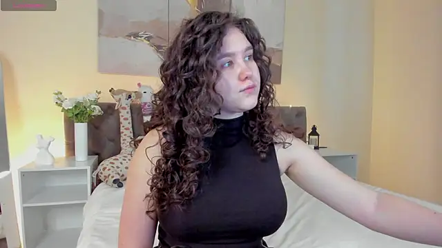 Snapshot of Ariella_Sol chatting on 13, 5, 2026 Ariella Sol online show from 13, 5, 2026