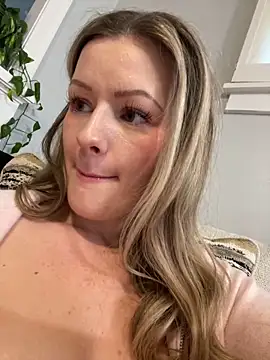 LoveShae  online show from 6, 1, 2025