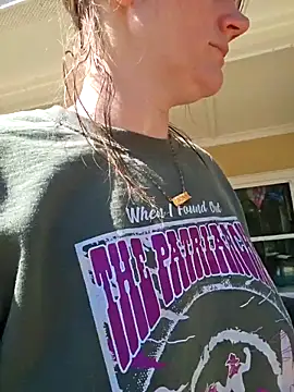 Snapshot of foreverzays chatting on 24, 2, 2025 foreverzays online show from 24, 2, 2025