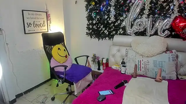 Snapshot of any_mour chatting on 14, 3, 2025 any mour online show from 14, 3, 2025