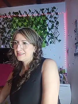 Snapshot of any_mour chatting on 28, 5, 2026 any mour online show from 28, 5, 2026