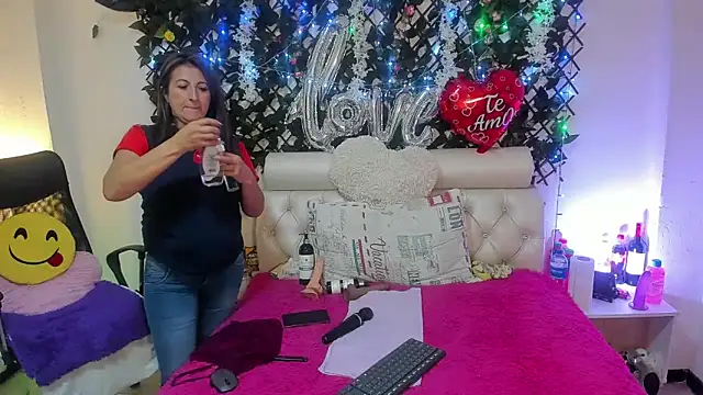 Snapshot of any_mour chatting on 18, 3, 2025 any mour online show from 18, 3, 2025