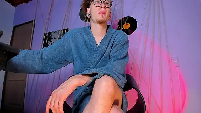 MrShaggy online show from 3, 2, 2025