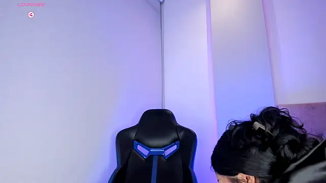 Cameliaa Smiith online show from 4, 2, 2025
