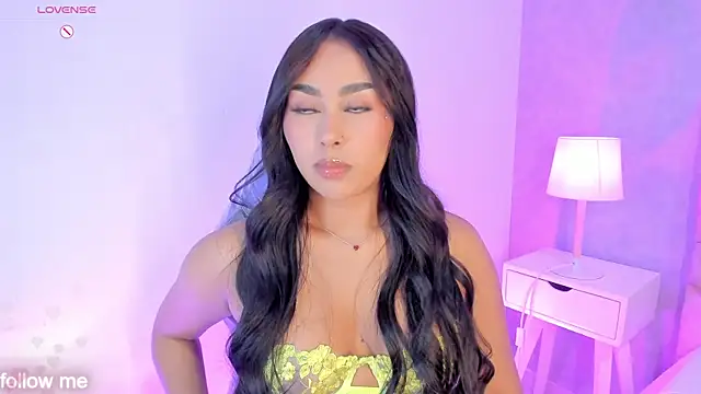 Cameliaa Smiith online show from 18, 4, 2026