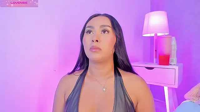 Snapshot of Cameliaa_Smiith chatting on 3, 12, 2025 Cameliaa Smiith online show from 3, 12, 2025