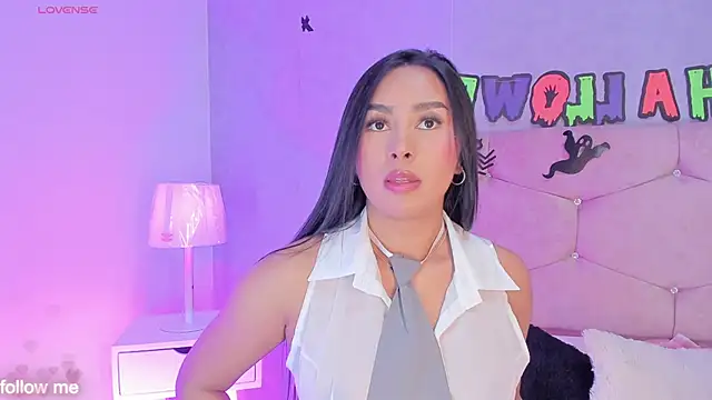 Snapshot of Cameliaa_Smiith chatting on 30, 10, 2025 Cameliaa Smiith online show from 30, 10, 2025