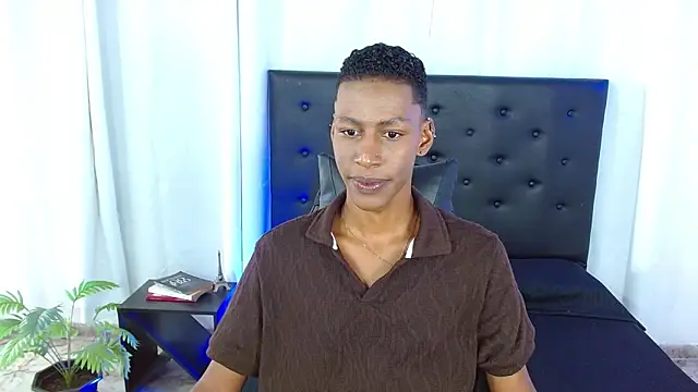 maiki18  online show from 6, 3, 2026