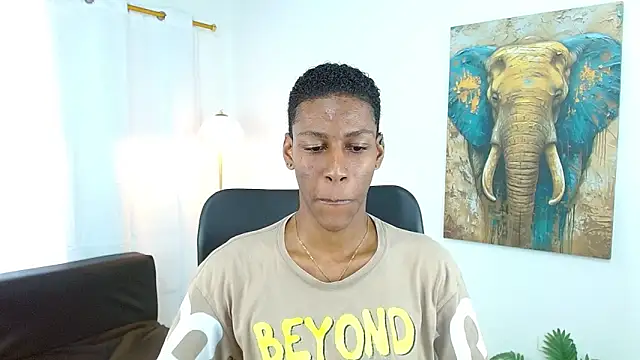 maiki18  online show from 18, 12, 2025