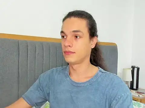 uglycoyote18 online show from 26, 10, 2025