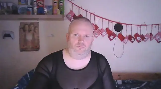 Snapshot of ShyBoy1982 chatting on 23, 2, 2025 ShyBoy1982 online show from 23, 2, 2025