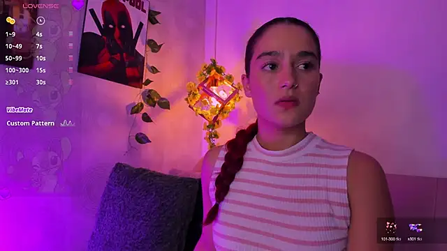 Snapshot of Ari_Baker chatting on 5, 2, 2025 Ari Baker online show from 5, 2, 2025