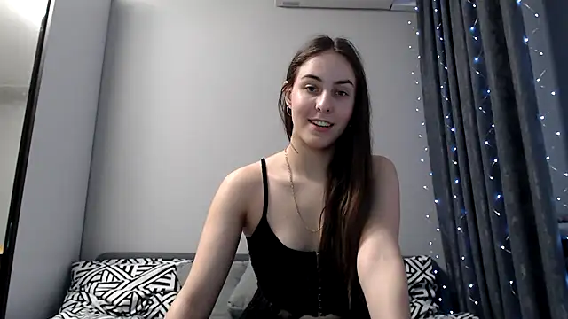 Snapshot of SierraSky_ chatting on 8, 2, 2025 SierraSky online show from 8, 2, 2025