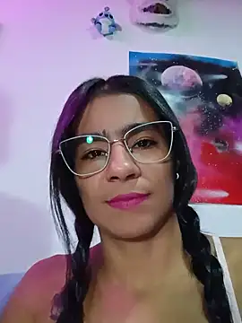 Snapshot of Leslly_ chatting on 29, 5, 2026 Leslly online show from 29, 5, 2026