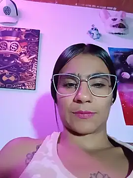 Snapshot of Leslly_ chatting on 28, 5, 2026 Leslly online show from 28, 5, 2026
