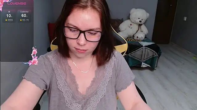 Emily Amorre online show from 9, 11, 2025