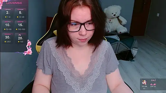 Emily Amorre online show from 24, 10, 2025