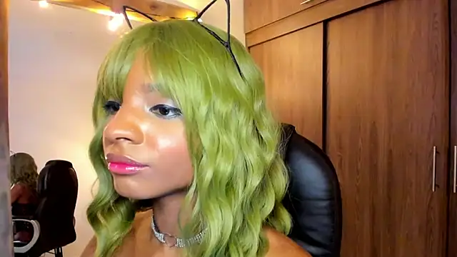 Snapshot of alikahouston4 chatting on 1, 2, 2025 alikahouston4 online show from 1, 2, 2025