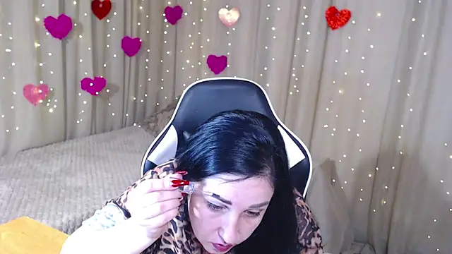 Snapshot of JillStevens chatting on 4, 5, 2026 JillStevens online show from 4, 5, 2026