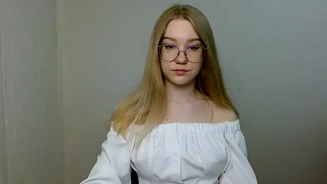 cindi hot online show from 13, 4, 2026