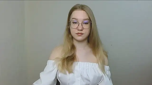 Snapshot of cindi_hot chatting on 23, 4, 2026 cindi hot online show from 23, 4, 2026