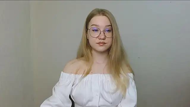 Snapshot of cindi_hot chatting on 23, 4, 2026 cindi hot online show from 23, 4, 2026