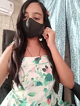 Snapshot of Parinaaz18 chatting on 5, 6, 2026 Parinaaz18 online show from 5, 6, 2026