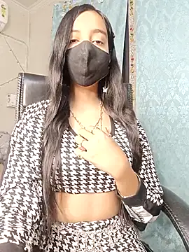 Parinaaz18 online show from 20, 12, 2025