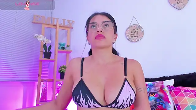 EmillySanders online show from 2, 2, 2025