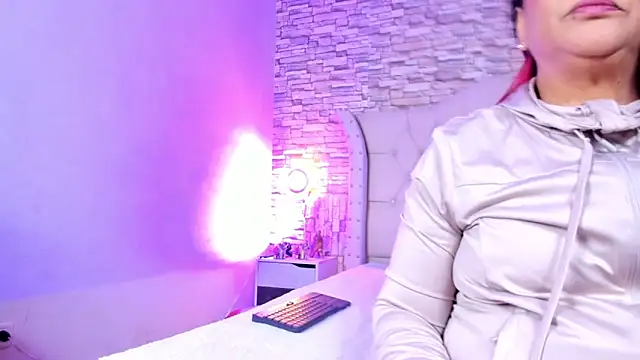 Gina Myers online show from 4, 3, 2026