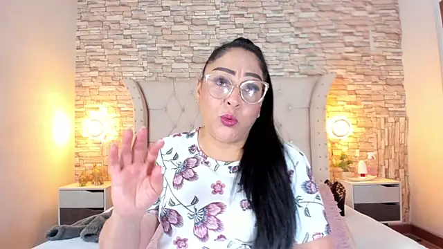 Snapshot of Gina_Myers chatting on 24, 9, 2025 Gina Myers online show from 24, 9, 2025