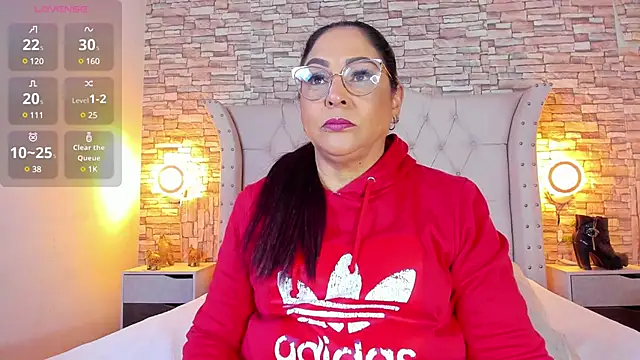 Snapshot of Gina_Myers chatting on 5, 3, 2025 Gina Myers online show from 5, 3, 2025