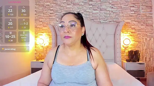 Snapshot of Gina_Myers chatting on 25, 2, 2025 Gina Myers online show from 25, 2, 2025