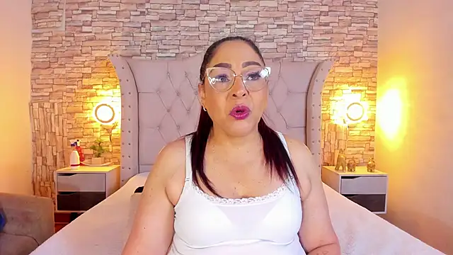 Snapshot of Gina_Myers chatting on 13, 3, 2025 Gina Myers online show from 13, 3, 2025