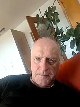 Milkasahne64 online show from 28, 10, 2025