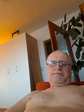 Milkasahne64 online show from 6, 2, 2026