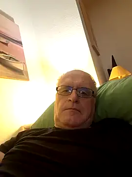 Milkasahne64 online show from 20, 12, 2025