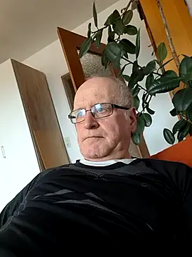 Milkasahne64 online show from 15, 2, 2026